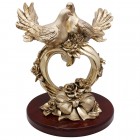 Скульптура "Пара голубей на сердце" с позолотой
